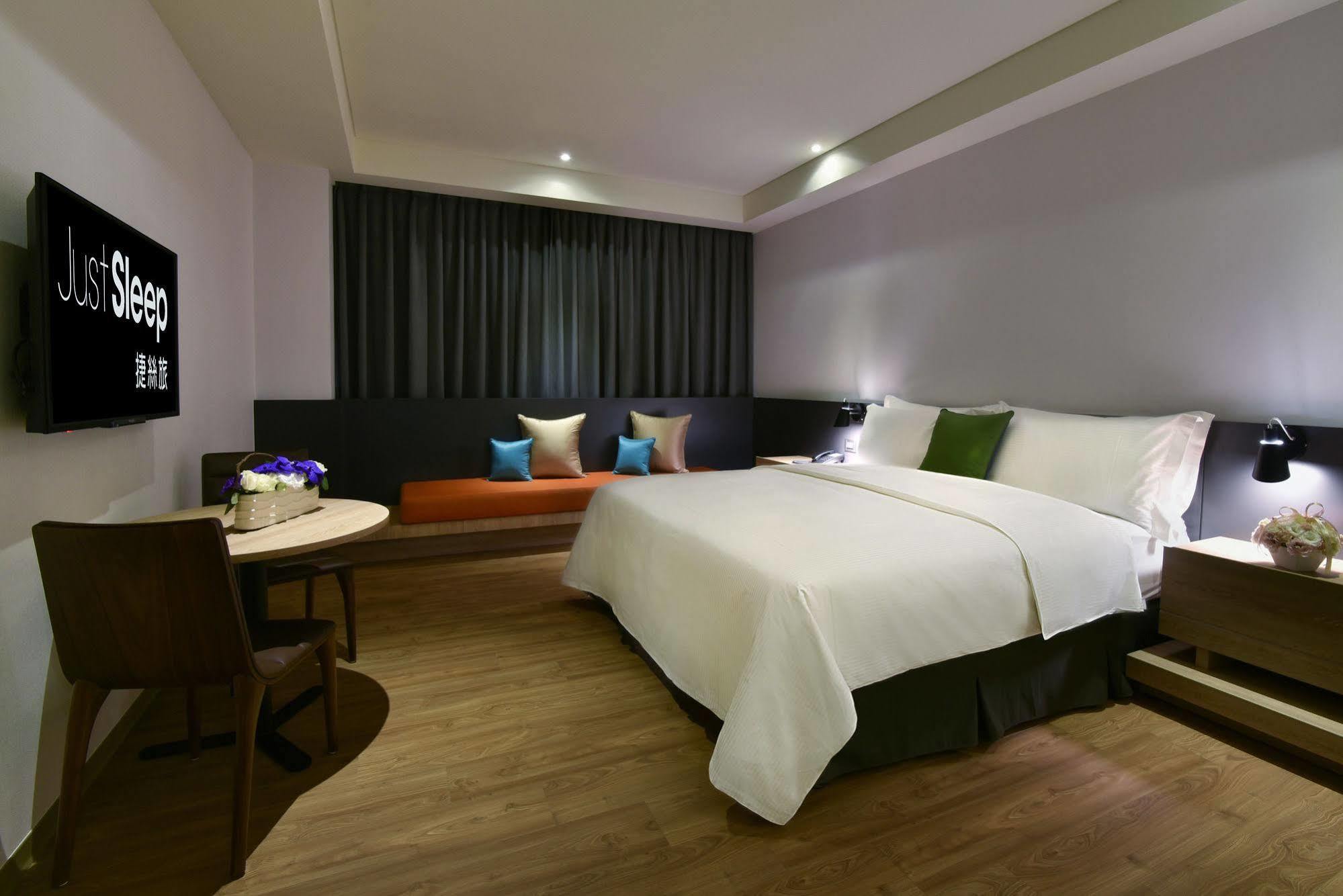 Just Sleep Kaohsiung Station Hotel Exterior foto