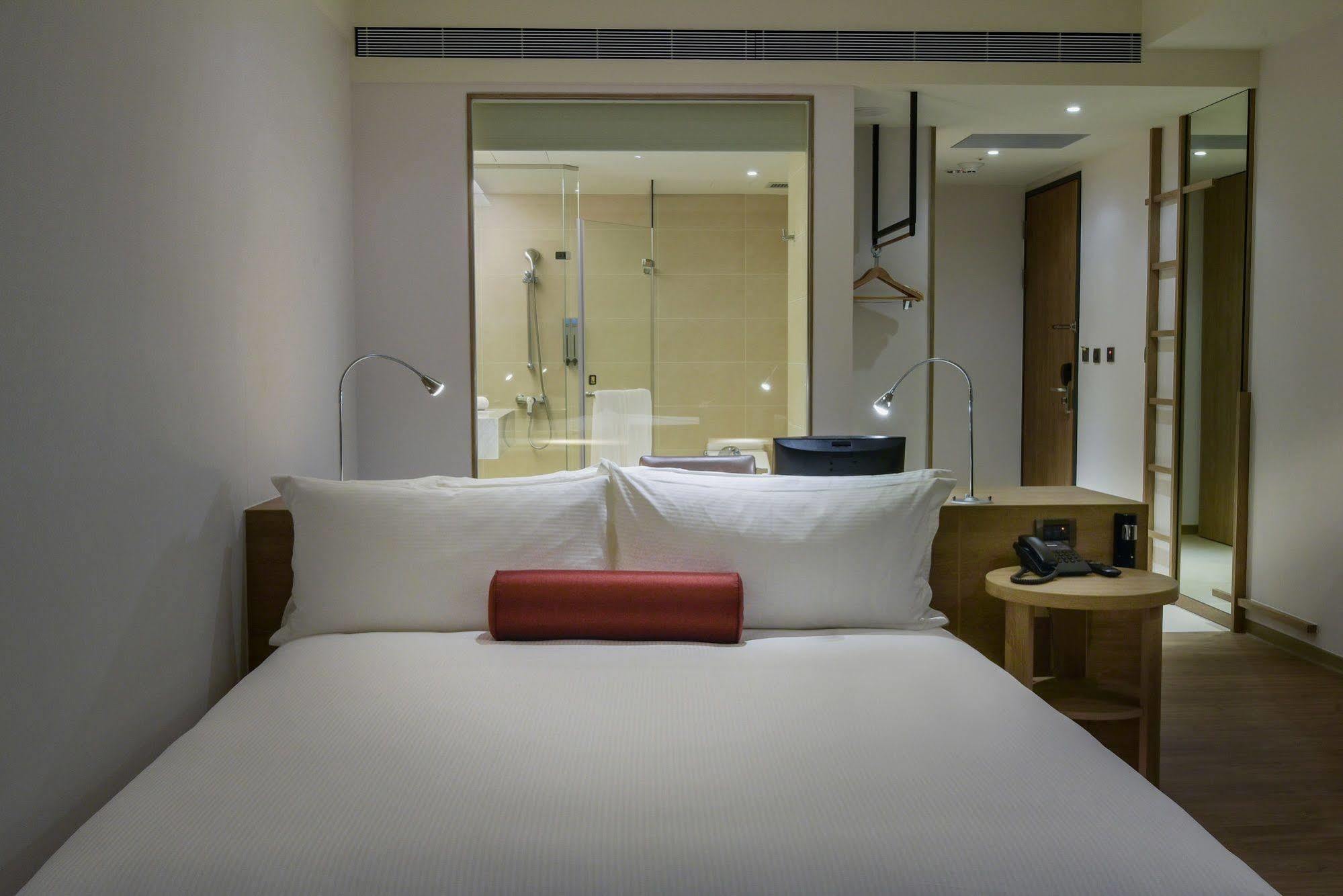 Just Sleep Kaohsiung Station Hotel Exterior foto